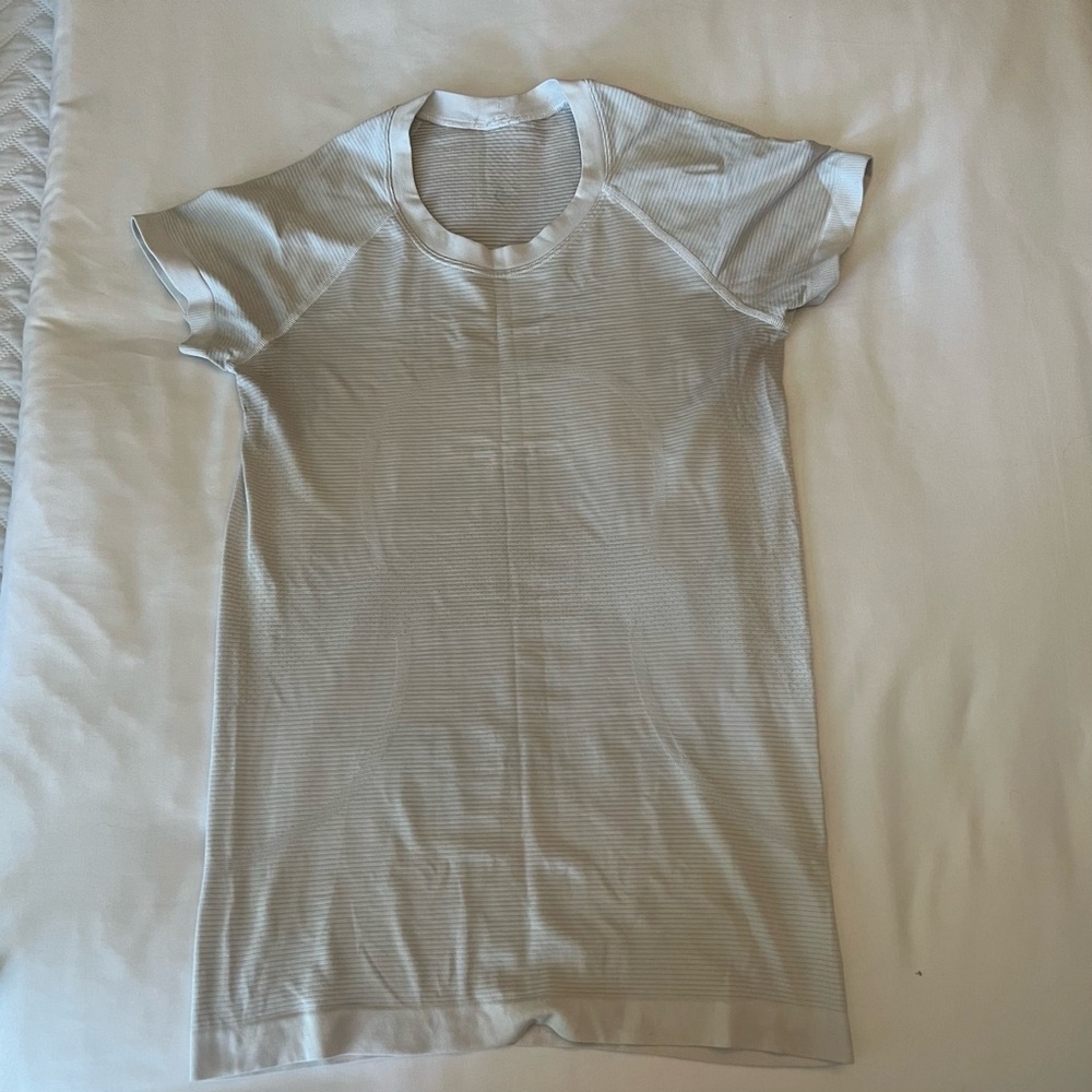 Lululemon Women’s Swiftly Tech Short-Sleeve Shirt 2.0 Hip Length